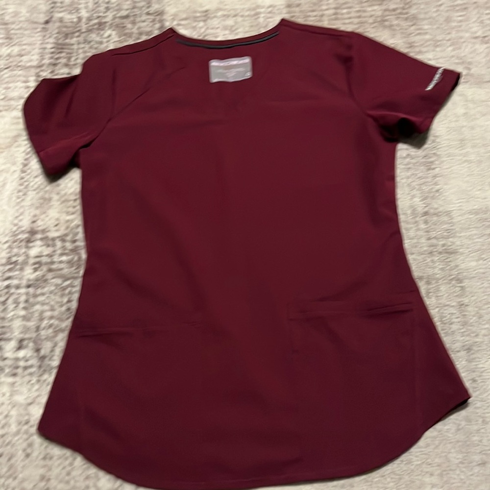 BURGUNDY SCRUB TOP ATHLETIC MATERIAL